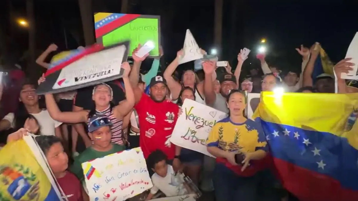 Venezolanos se manifiestan en esta ciudad de Arizona contra Maduro tras resultado electoral