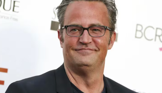 Una alerta que nadie atendió: Matthew Perry “se congeló” tras fuerte dosis de ketamina semanas antes de su muerte