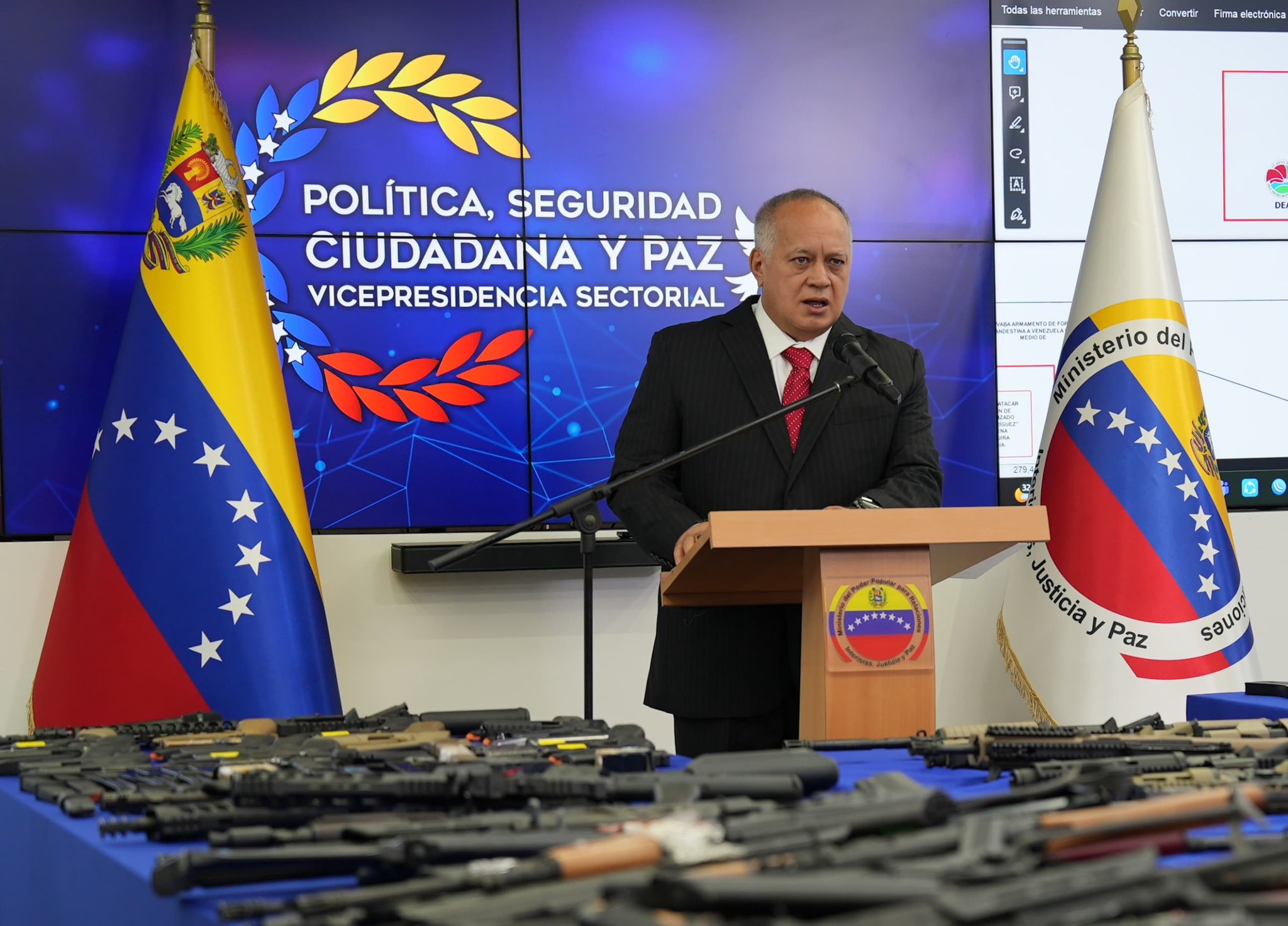 Diosdado Cabello acusó a Iván Simonovis de enviar armas a Venezuela