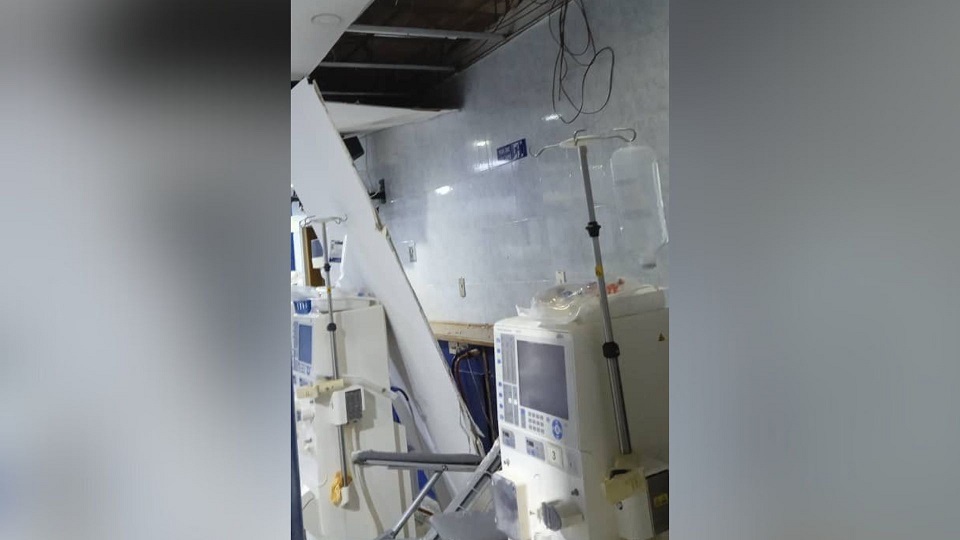 Pacientes renales en riesgo tras caída de un techo del centro de diálisis El Milagro en Maracay